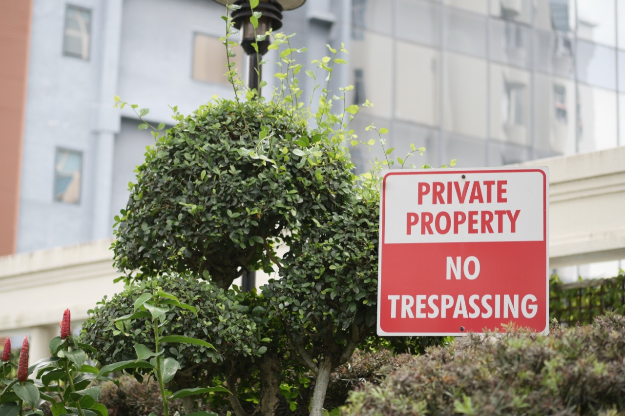 private-property-no-trespassing-text-and-buildings-2024-12-13-14-38-05-utc.jpg